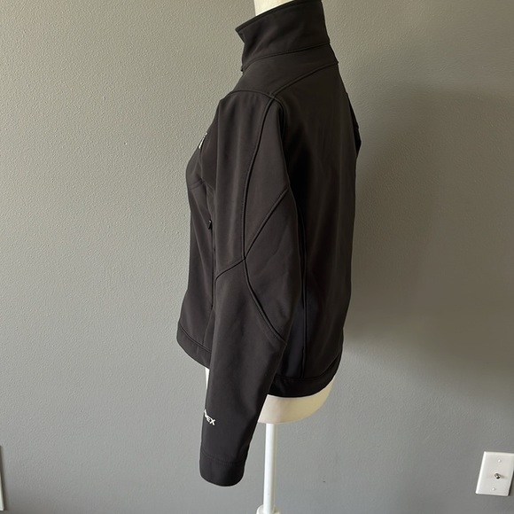 The North Face Women's Black Apex Bionic Softshell Jacket - Picture 5 of 12